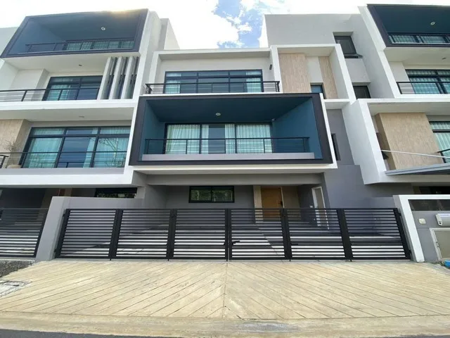 รหัสC7324 บ้านใหม่ตกแต่งพร้อมอยู่ ทาวน์โฮม 3ชั้น เนอวานา ดีฟายน์ กรุงเทพกรีฑา