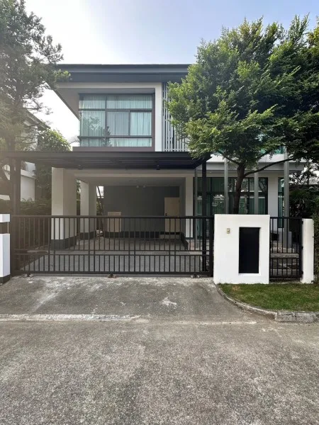 ขายบ้านเดี่ยวเพิ่งรีโนเวทเสร็จ สดๆร้อนๆไม่เคยปล่อยเช่ามาก่อน เศรษฐสิริ ศรีนครินทร์ - พระราม 9 ใกล้โรงเรียนนานาชาติหลายแห่ง ใกล้สนามบิน